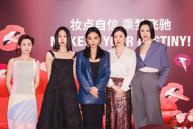 与未来的时尚碰撞新能源旗舰再定义ag九游会登录“伊”手快报 科技(图6)